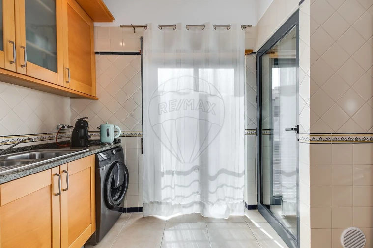 Apartamento T2 para Venda em Póvoa de Santa Iria e Forte da Casa Foto 8