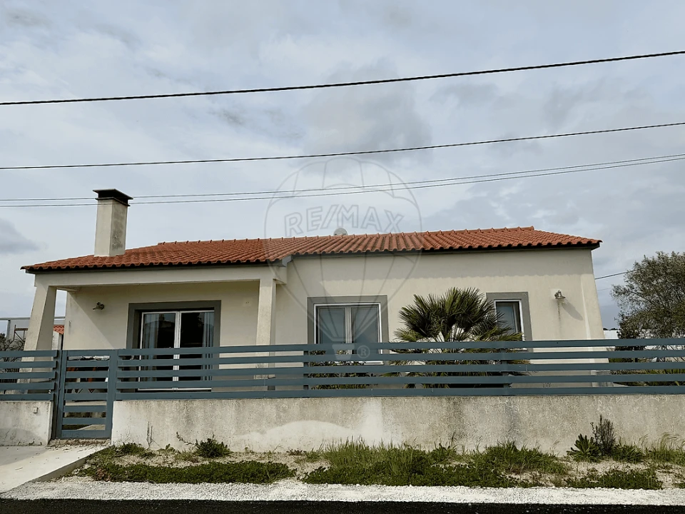 Moradia T2 para Venda em Glória do Ribatejo e Granho Foto 3