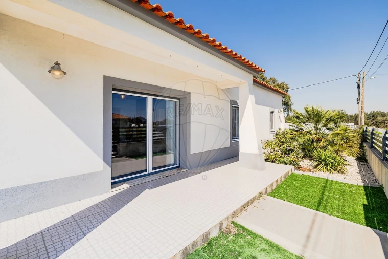 Moradia T2 para Venda em Glória do Ribatejo e Granho Foto 5