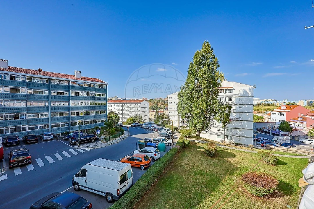 Apartamento T2 para Arrendamento em Beato Foto 8