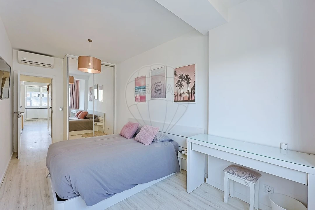 Apartamento T2 para Arrendamento em Beato Foto 14