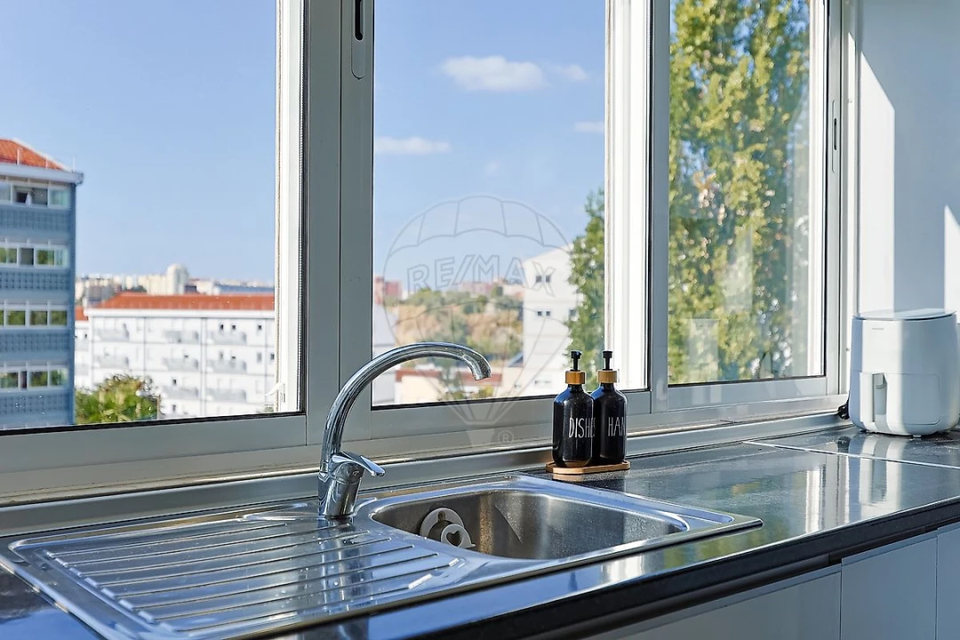 Apartamento T2 para Arrendamento em Beato Foto 7