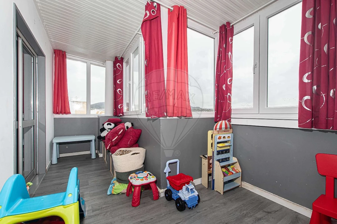 Apartamento T3 para Venda em Póvoa de Santa Iria e Forte da Casa Foto 21