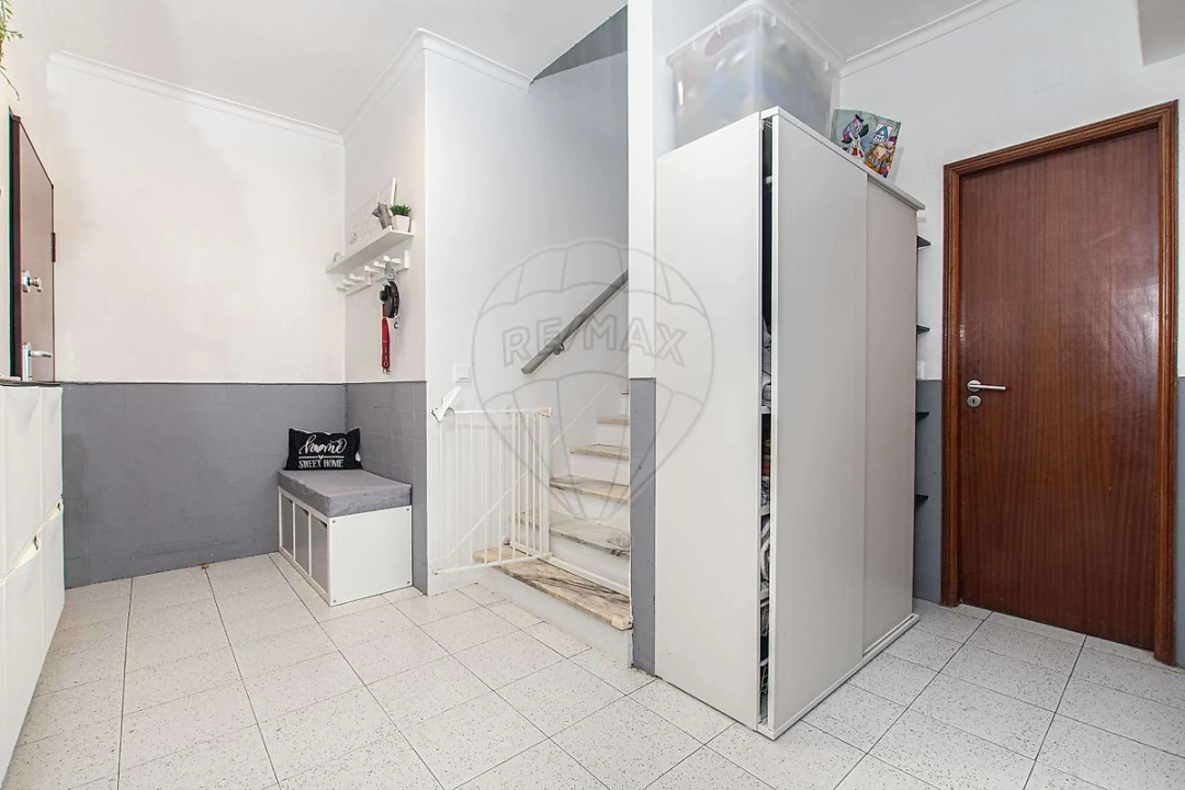 Apartamento T3 para Venda em Póvoa de Santa Iria e Forte da Casa Foto 14