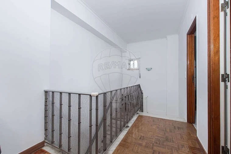 Apartamento T3 para Venda em Póvoa de Santa Iria e Forte da Casa Foto 27