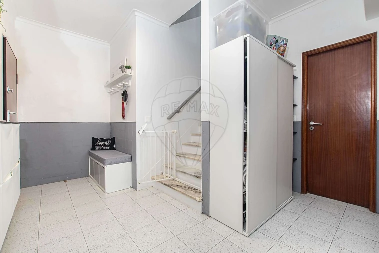 Apartamento T3 para Venda em Póvoa de Santa Iria e Forte da Casa Foto 14