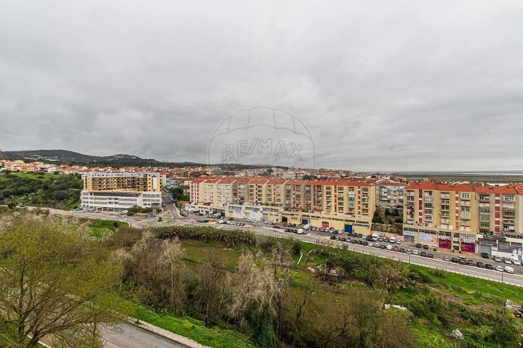 Apartamento T3 para Venda em Póvoa de Santa Iria e Forte da Casa Foto 9