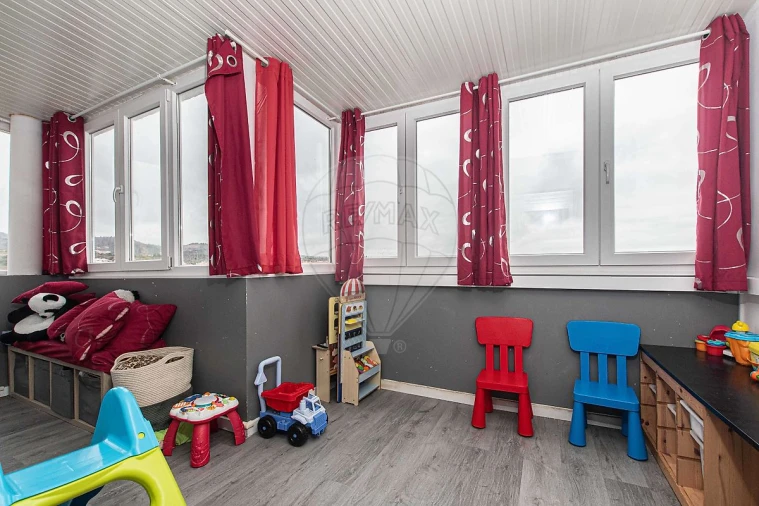 Apartamento T3 para Venda em Póvoa de Santa Iria e Forte da Casa Foto 22