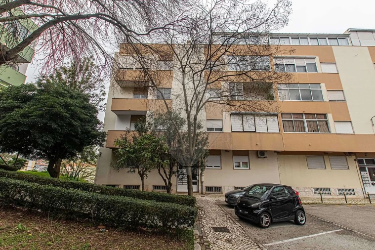 Apartamento T3 para Venda em Póvoa de Santa Iria e Forte da Casa Foto 4