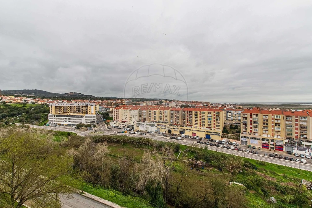 Apartamento T3 para Venda em Póvoa de Santa Iria e Forte da Casa Foto 9
