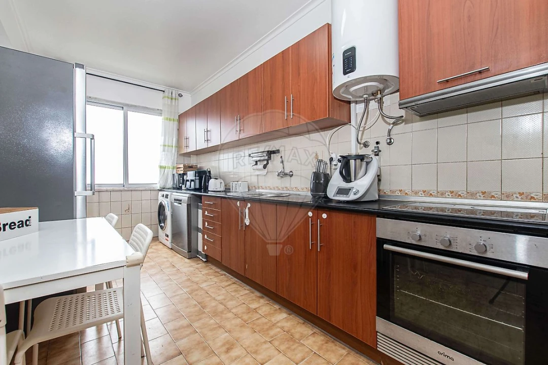 Apartamento T3 para Venda em Póvoa de Santa Iria e Forte da Casa Foto 2