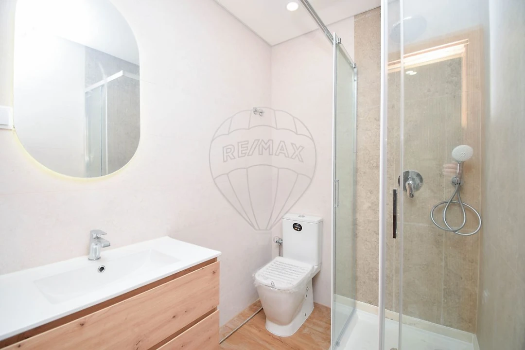 Apartamento T3 para Venda em Pontinha e Famões Foto 14