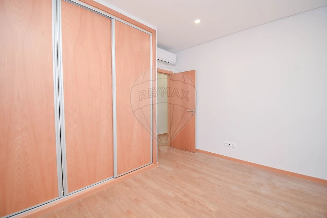 Apartamento T3 para Venda em Pontinha e Famões Foto 10