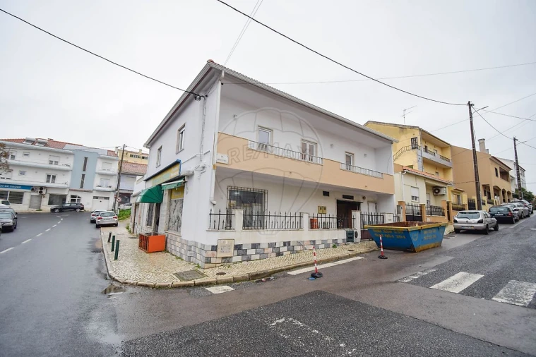 Apartamento T3 para Venda em Pontinha e Famões Foto 29