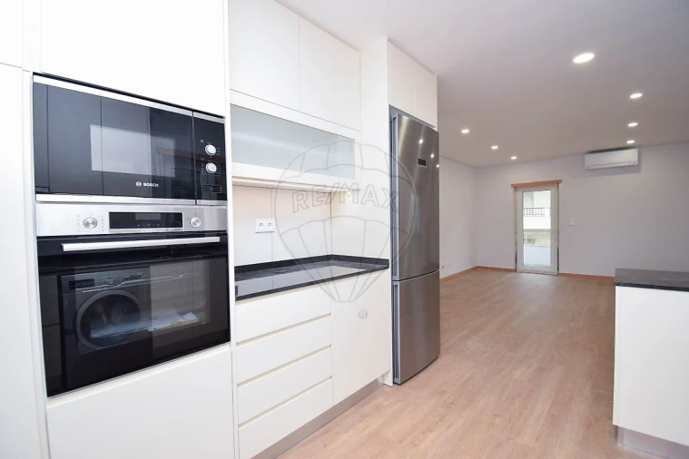 Apartamento T3 para Venda em Pontinha e Famões Foto 5