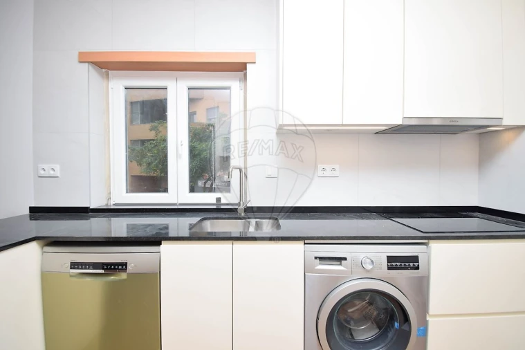 Apartamento T3 para Venda em Pontinha e Famões Foto 4