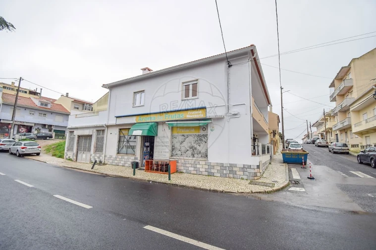 Apartamento T3 para Venda em Pontinha e Famões Foto 30