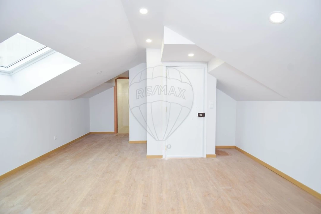 Apartamento T3 para Venda em Pontinha e Famões Foto 26