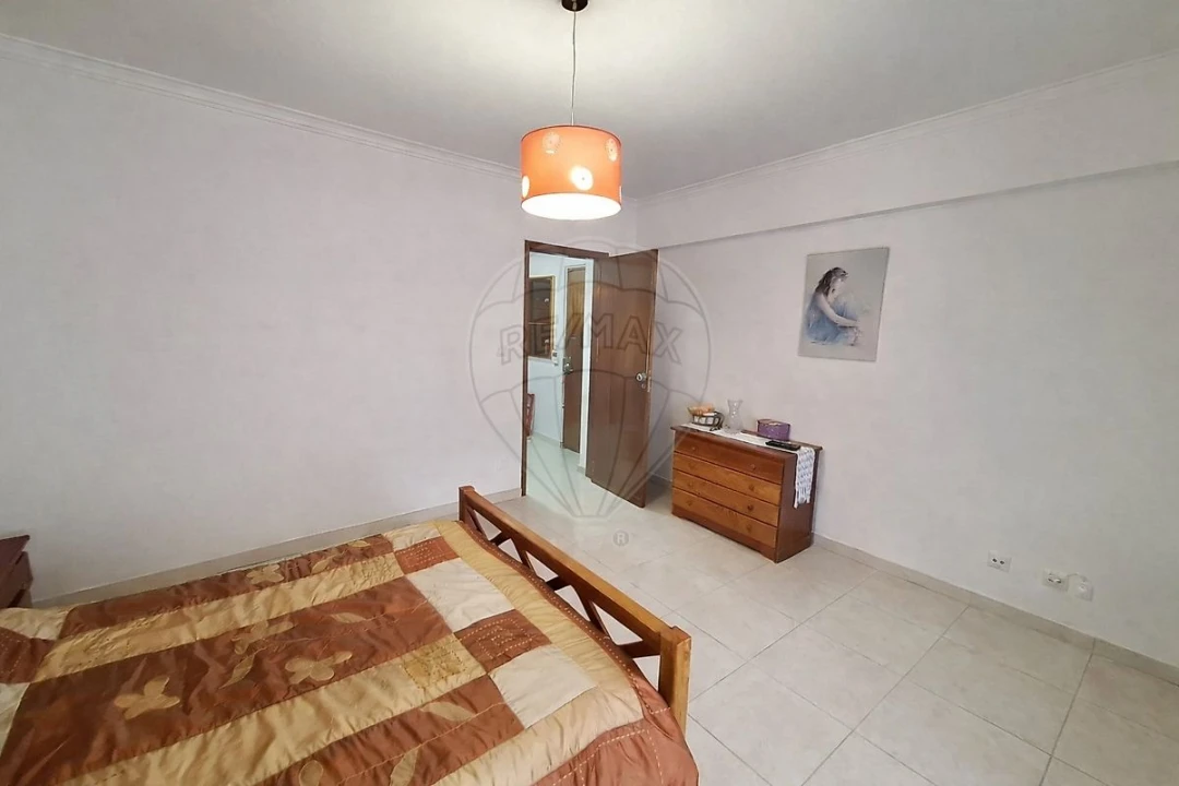Apartamento T1 para Venda em Cacém e São Marcos Foto 6