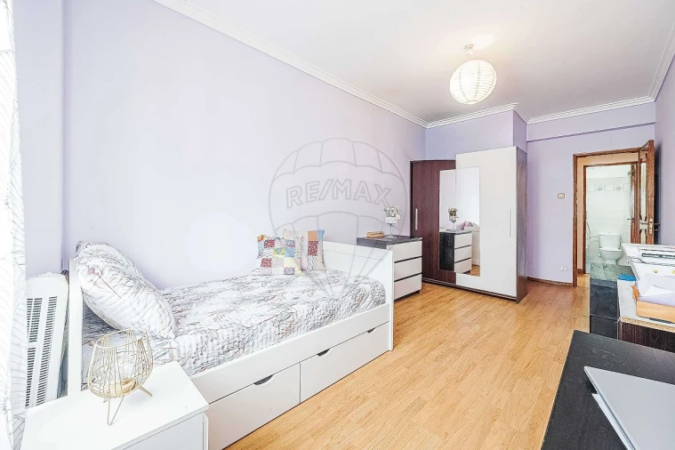 Apartamento T3 para Venda em Cacém e São Marcos Foto 35