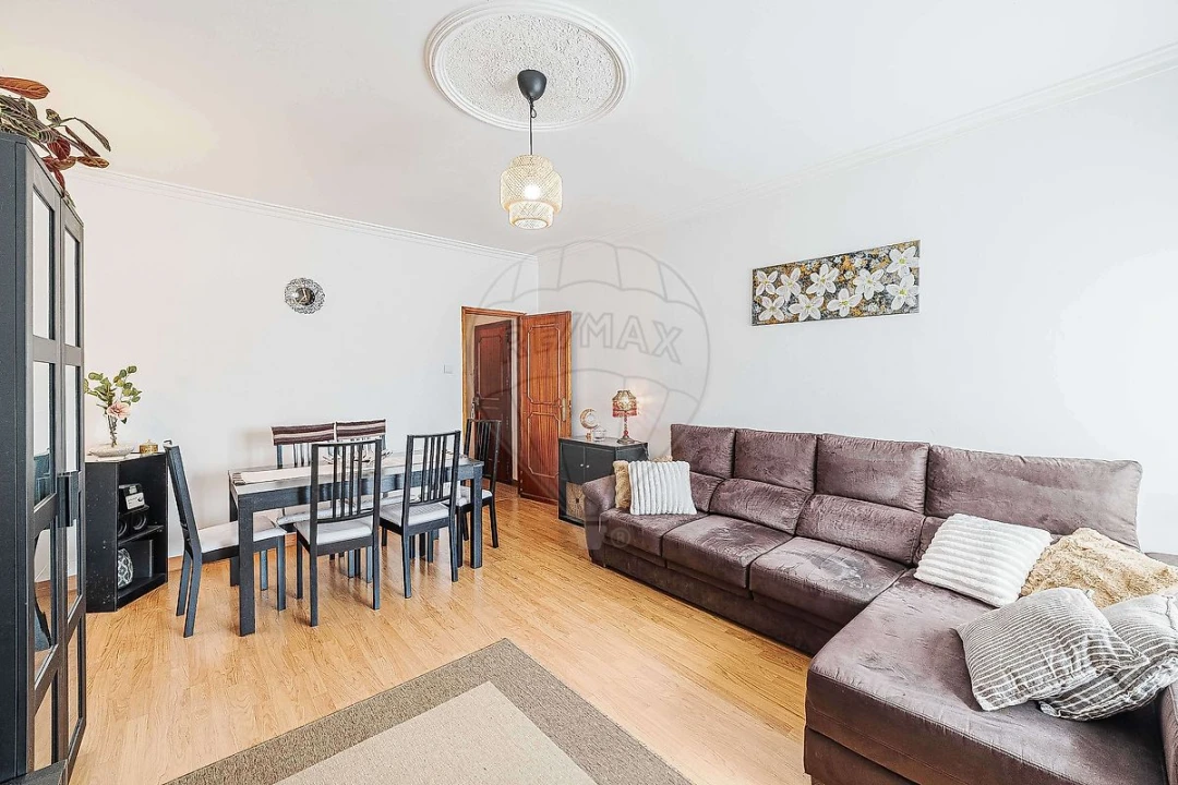 Apartamento T3 para Venda em Cacém e São Marcos Foto 2