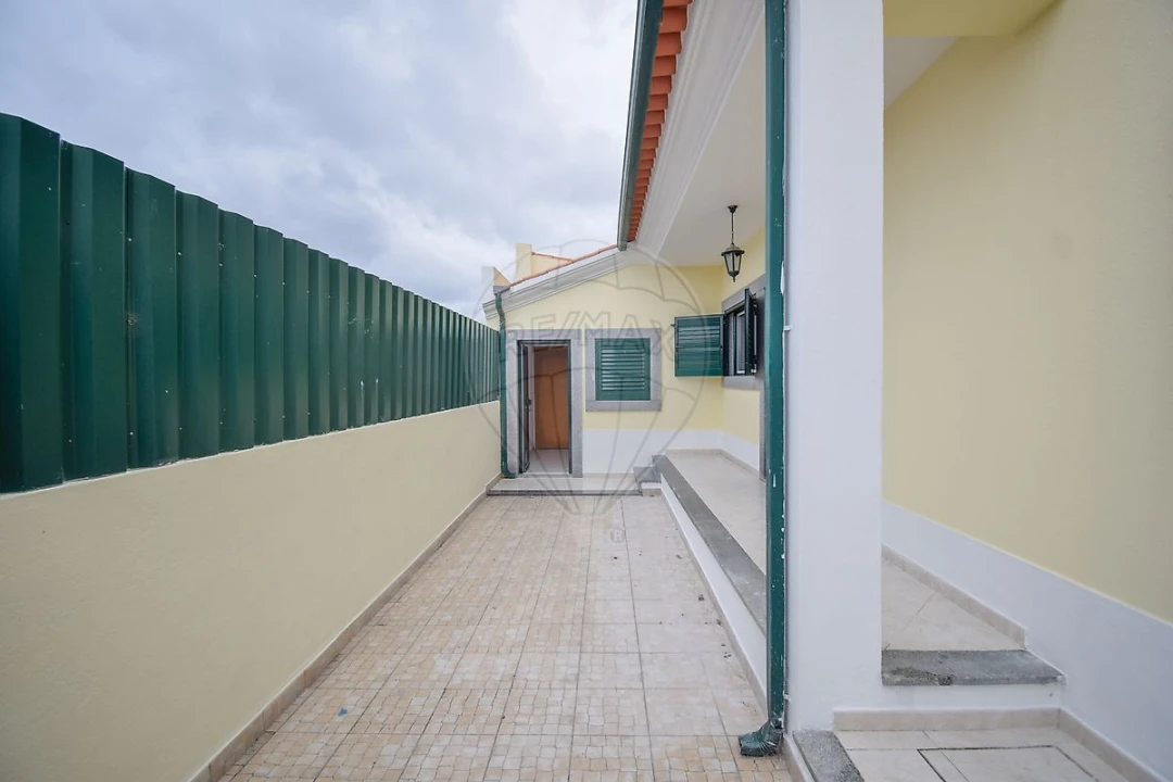 Moradia T5 para Venda em Nossa Sra de Fatima Foto 28