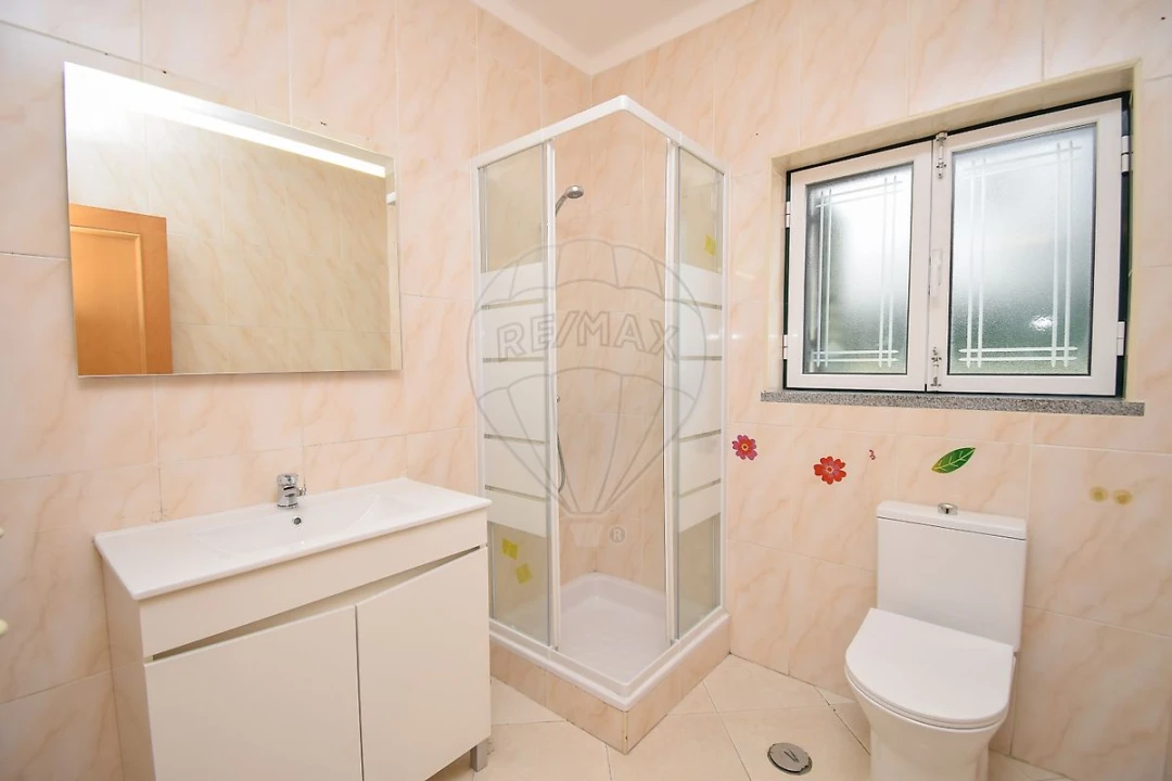 Moradia T5 para Venda em Nossa Sra de Fatima Foto 12