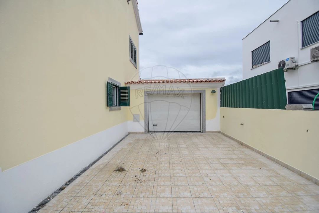 Moradia T5 para Venda em Nossa Sra de Fatima Foto 5