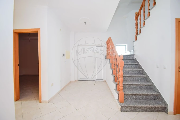 Moradia T5 para Venda em Nossa Sra de Fatima Foto 8