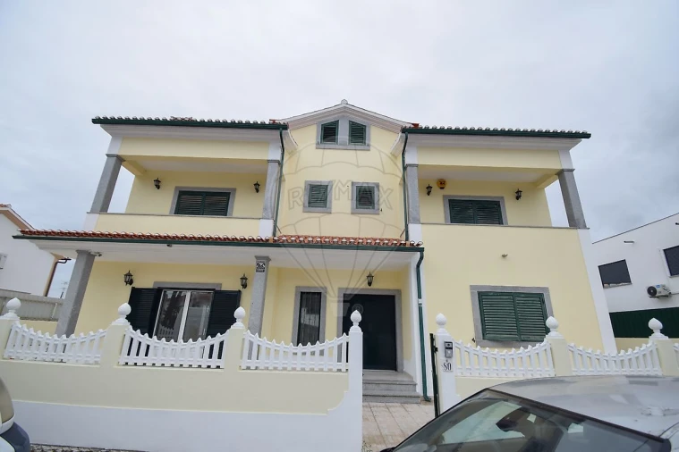 Moradia T5 para Venda em Nossa Sra de Fatima Foto 2