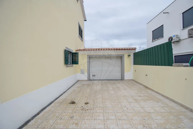 Moradia T5 para Venda em Nossa Sra de Fatima Foto 5