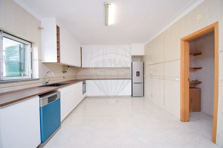 Moradia T5 para Venda em Nossa Sra de Fatima Foto 25