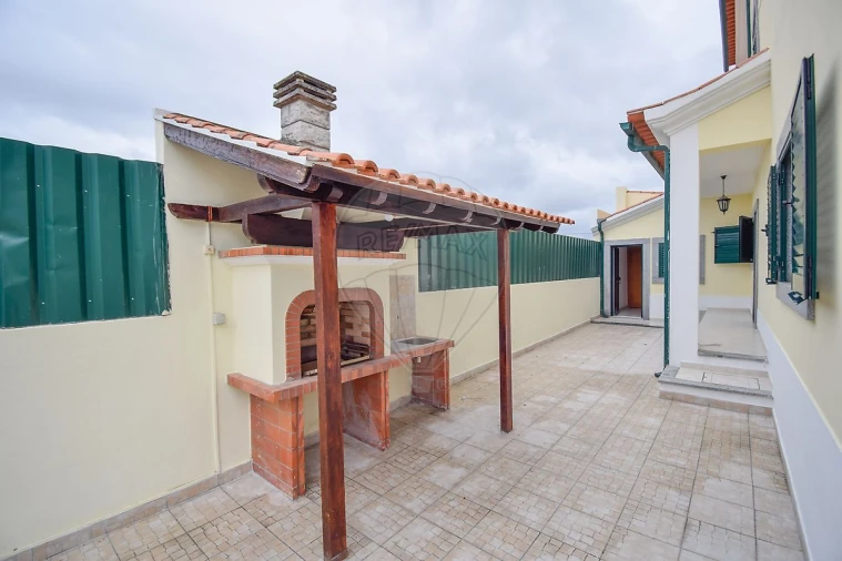 Moradia T5 para Venda em Nossa Sra de Fatima Foto 7