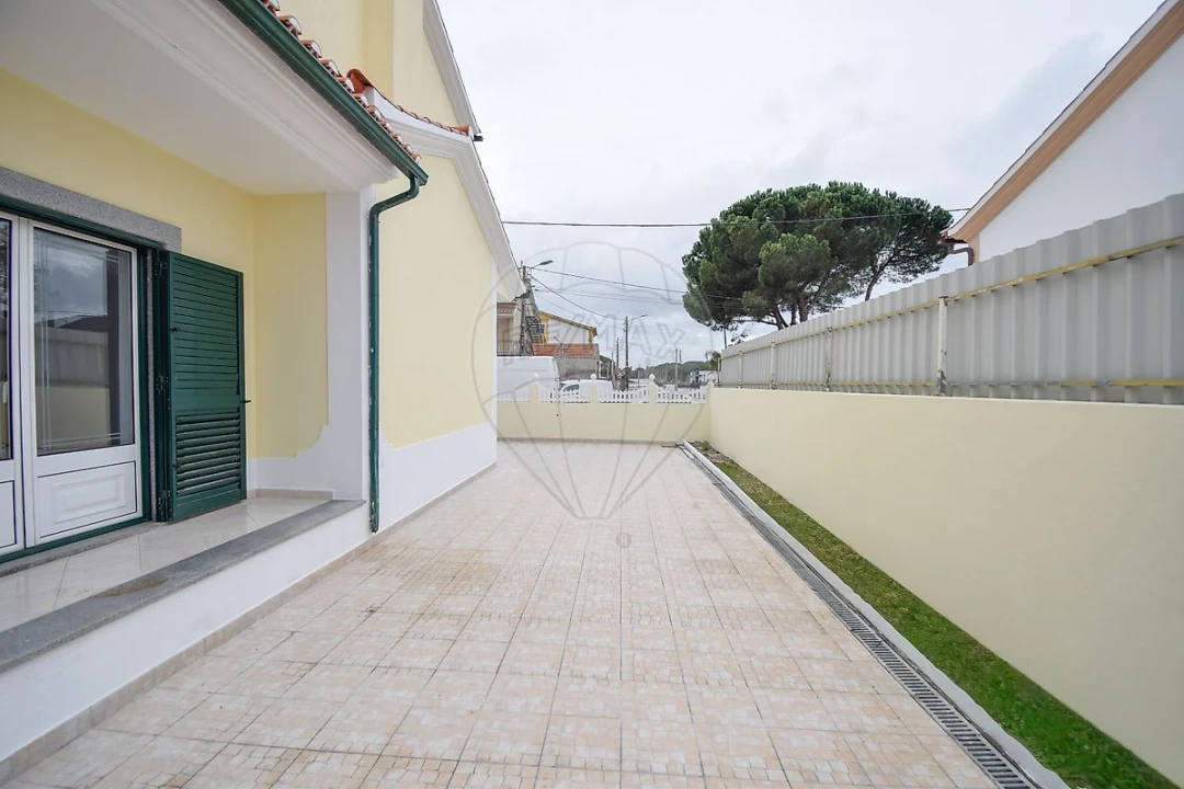 Moradia T5 para Venda em Nossa Sra de Fatima Foto 6