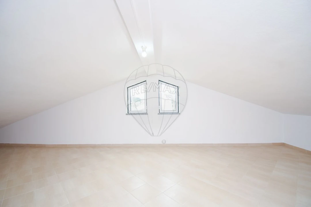 Moradia T5 para Venda em Nossa Sra de Fatima Foto 44