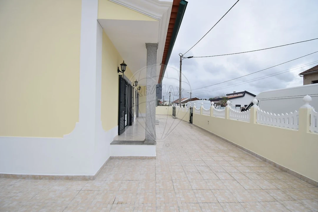 Moradia T5 para Venda em Nossa Sra de Fatima Foto 3