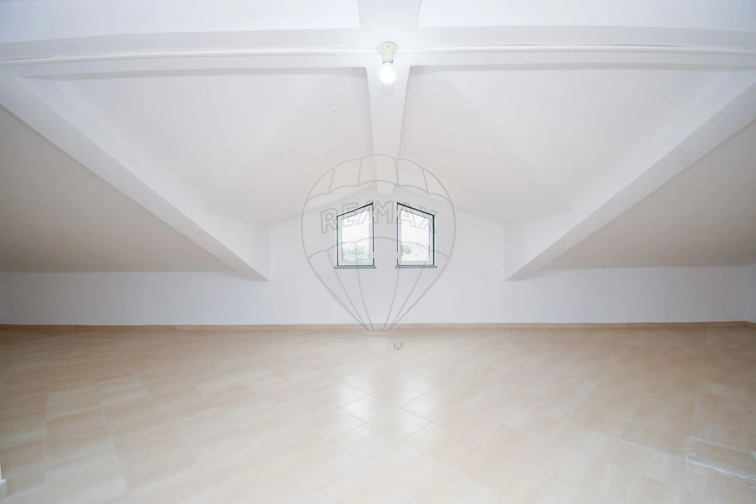 Moradia T5 para Venda em Nossa Sra de Fatima Foto 43