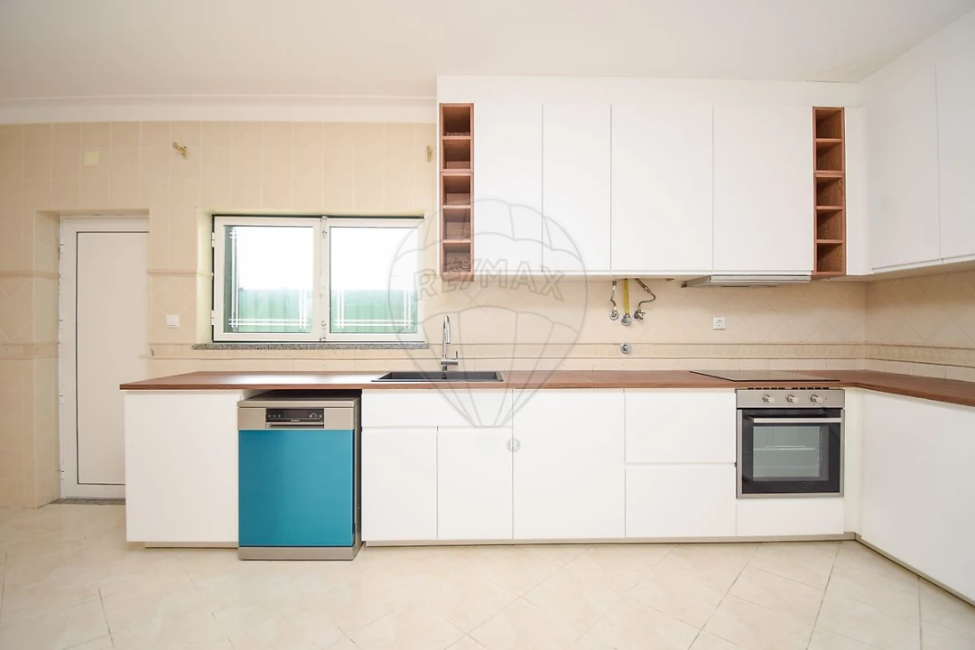 Moradia T5 para Venda em Nossa Sra de Fatima Foto 27