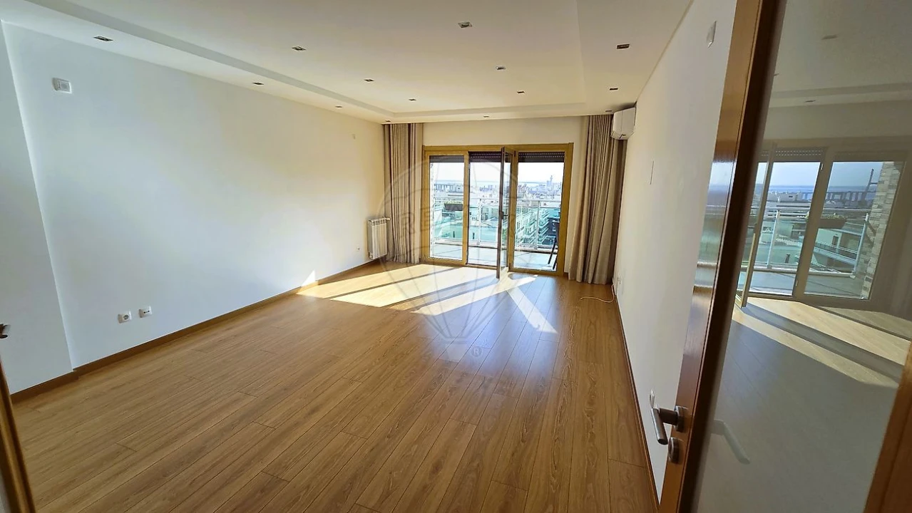 Apartamento T3 para Arrendamento em Sacavém e Prior Velho Foto 14