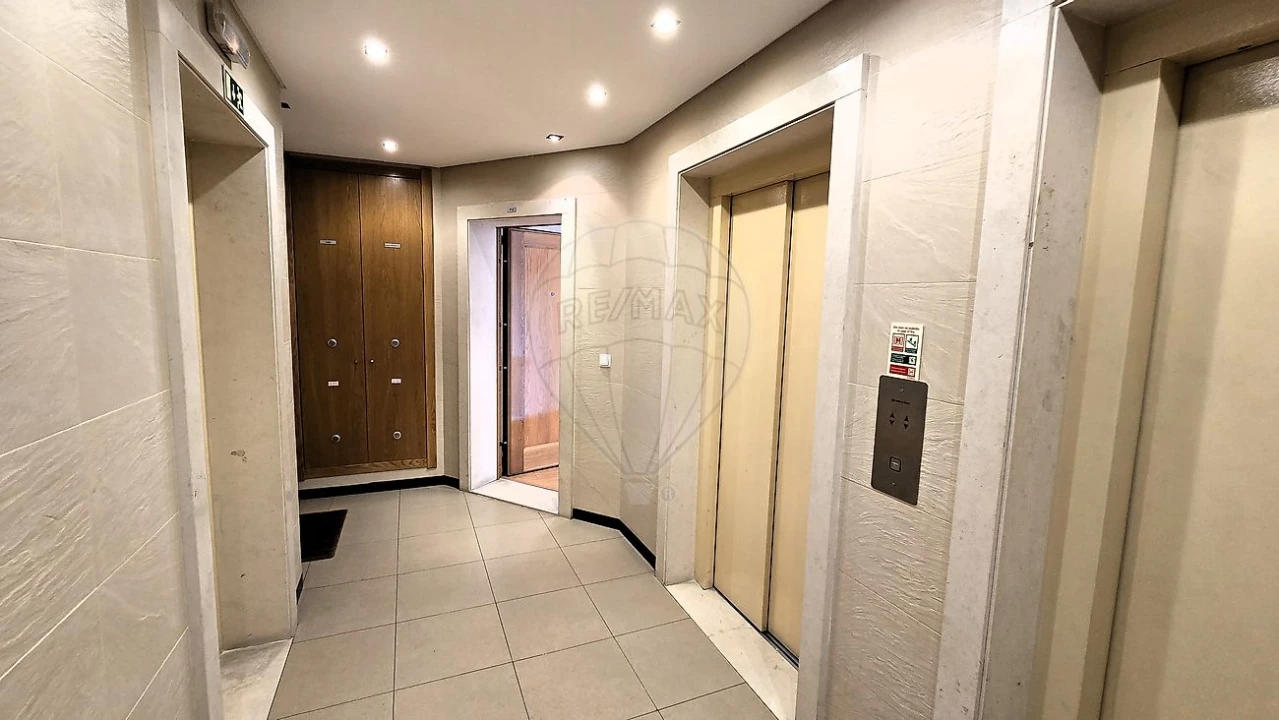 Apartamento T3 para Arrendamento em Sacavém e Prior Velho Foto 11