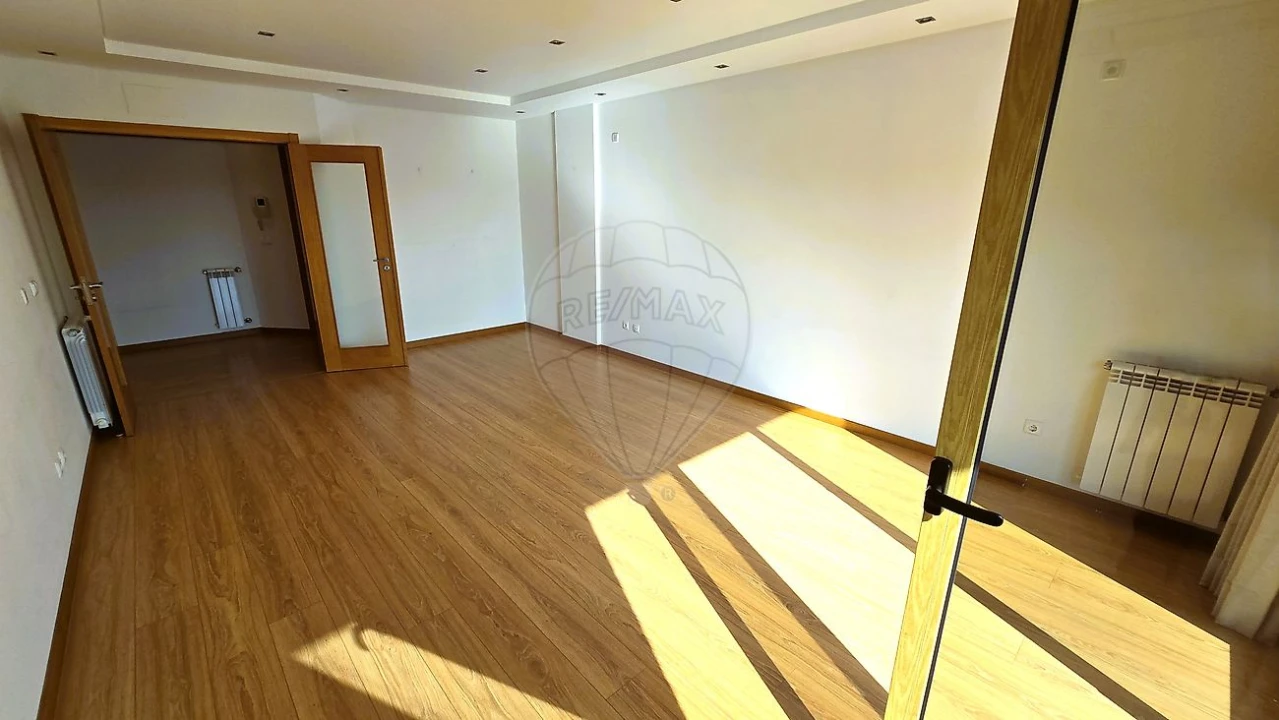 Apartamento T3 para Arrendamento em Sacavém e Prior Velho Foto 16