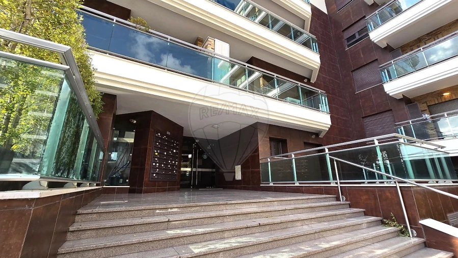 Apartamento T3 para Arrendamento em Sacavém e Prior Velho Foto 5