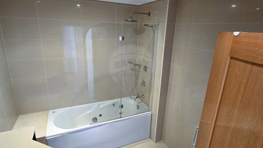 Apartamento T3 para Arrendamento em Sacavém e Prior Velho Foto 31