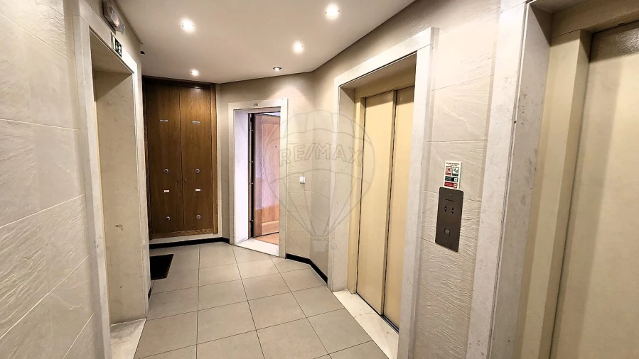 Apartamento T3 para Arrendamento em Sacavém e Prior Velho Foto 11