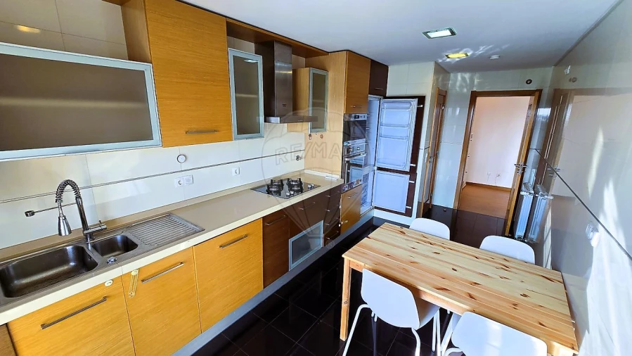 Apartamento T3 para Arrendamento em Sacavém e Prior Velho Foto 24