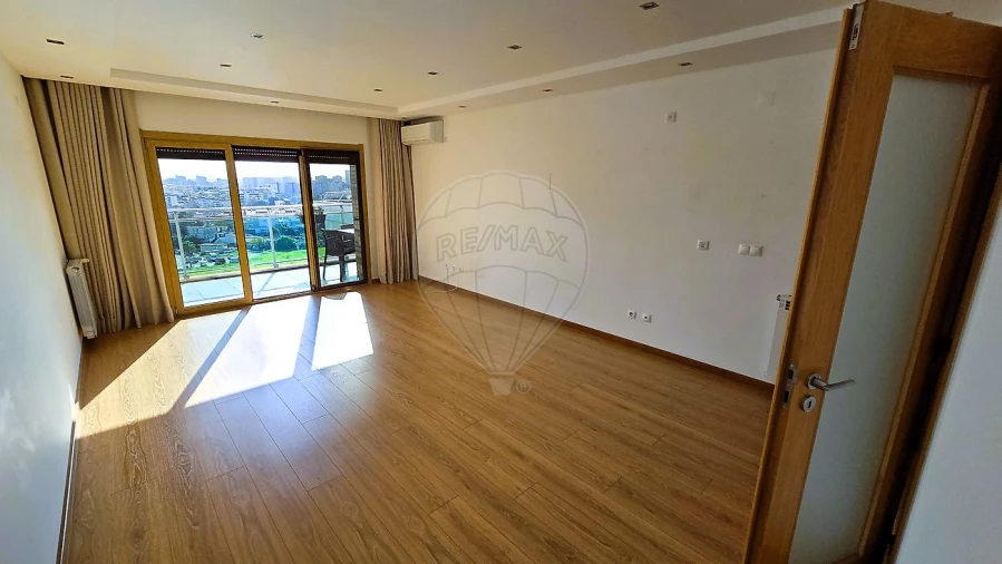 Apartamento T3 para Arrendamento em Sacavém e Prior Velho Foto 15