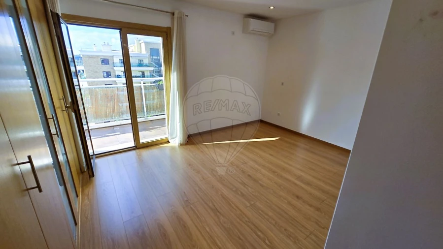 Apartamento T3 para Arrendamento em Sacavém e Prior Velho Foto 28