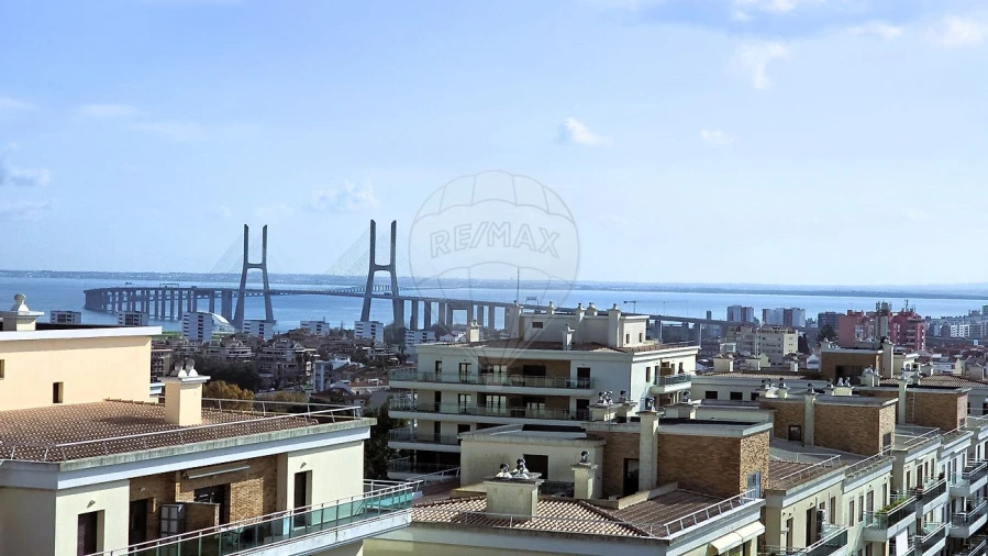 Apartamento T3 para Arrendamento em Sacavém e Prior Velho Foto 2