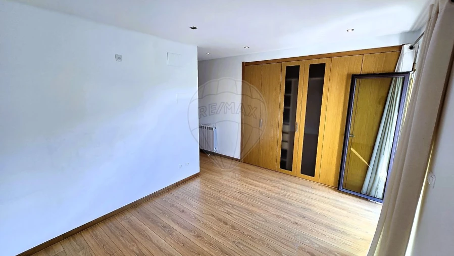 Apartamento T3 para Arrendamento em Sacavém e Prior Velho Foto 29