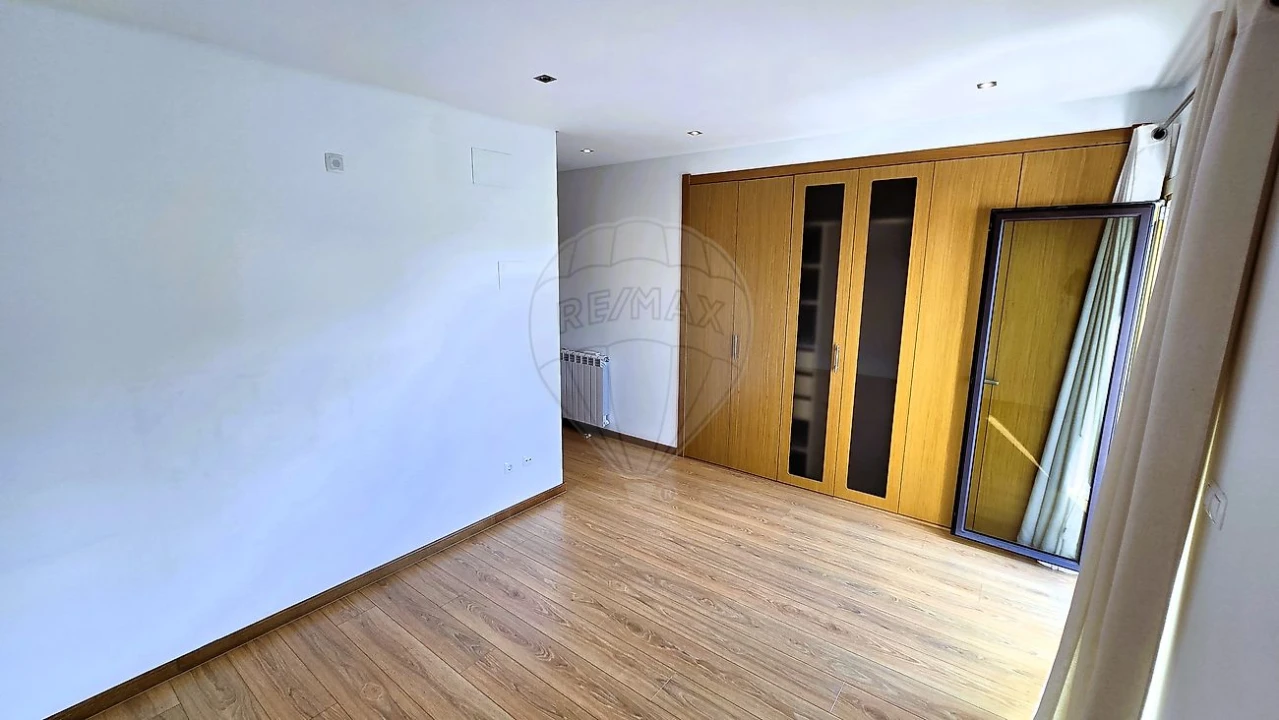 Apartamento T3 para Arrendamento em Sacavém e Prior Velho Foto 29